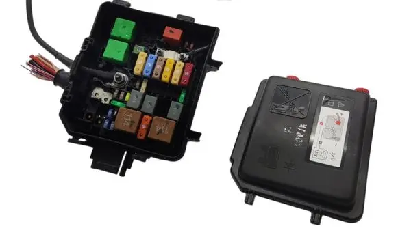 Opel Corsa F Fuse box set 