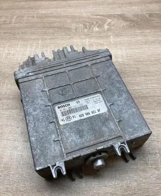 Volkswagen Golf III Engine control unit/module ECU 028906021BF 0281001421