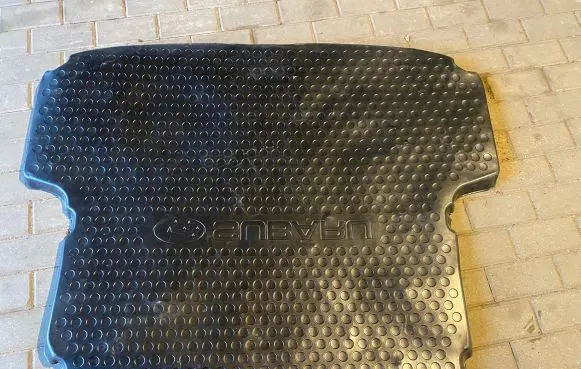Subaru Outback Rubber trunk/boot mat liner 