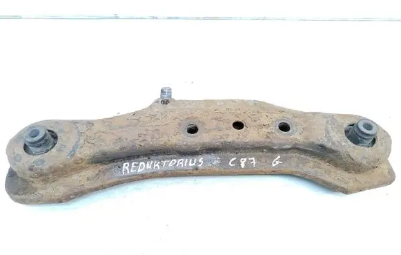 Honda CR-V Rear differential/diff mount bracket 