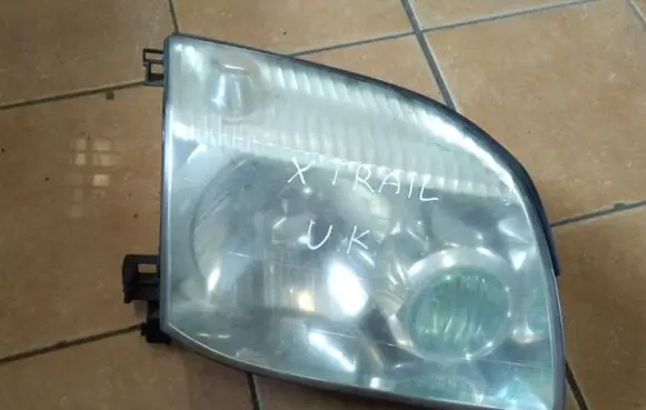 Nissan X-Trail T30 Headlight/headlamp