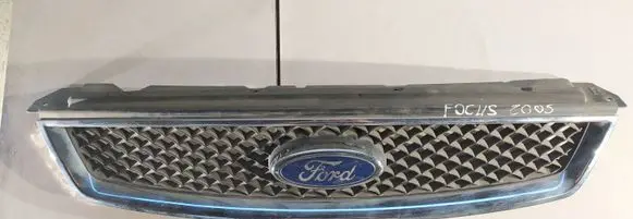 Ford Focus Front bumper upper radiator grill