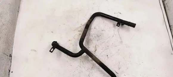 Audi A4 S4 B5 8D Engine coolant pipe/hose