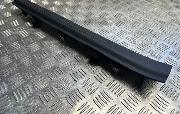 KIA EV6 Front sill trim cover 85880CV000