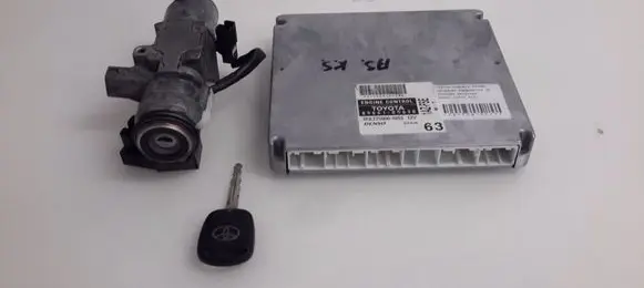 Toyota Avensis T250 Engine ECU kit and lock set 8966105630