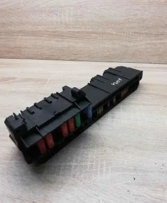 BMW 5 E60 E61 Fuse module 6957330