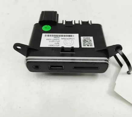Maserati Levante AUX in-socket connector 670104961