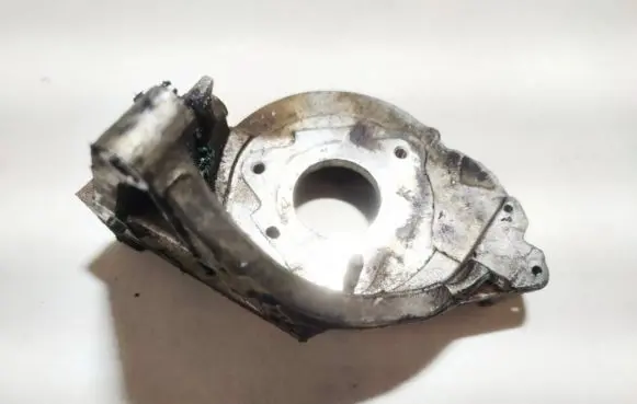 Peugeot 607 Engine mounting bracket 96389217