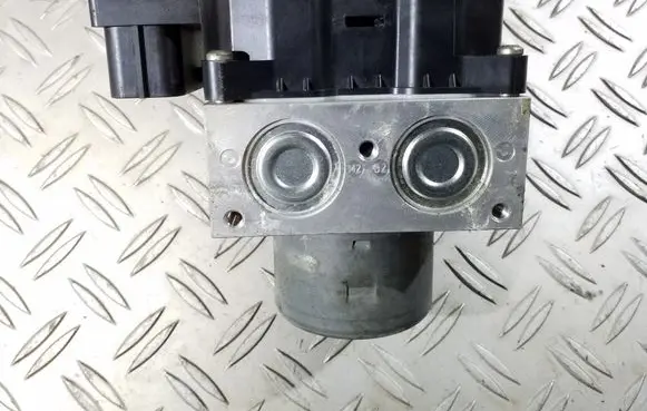 Ford Mondeo MK IV ABS Pump 8G912C405AB 16565704 B47QA