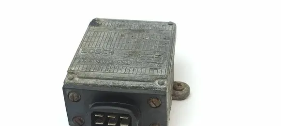 BMW 7 E23 Ignition amplifier control unit 0227100025 12141267415 12141267459