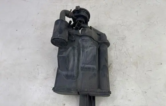 Audi A3 S3 8V Fuel expansion tank 5Q0906253D 21521B 16985196