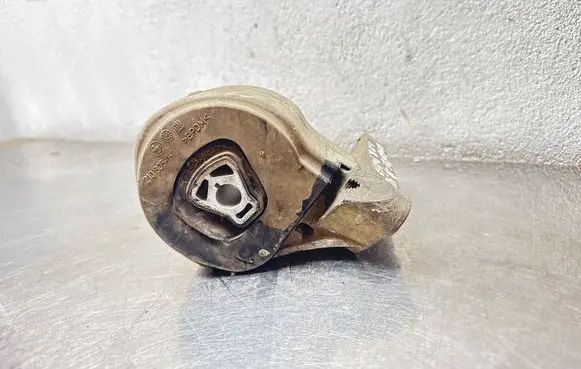 Opel Insignia A Engine mount bracket 13228306