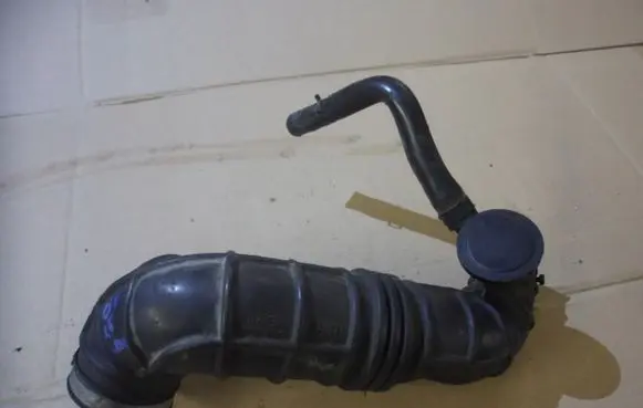 KIA Rio Air intake hose/pipe