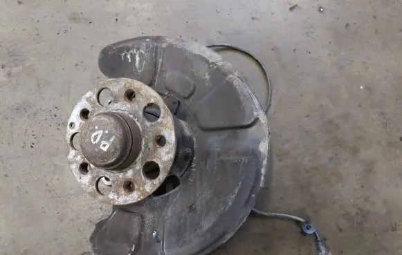 Mercedes-Benz E W212 Front wheel hub spindle knuckle