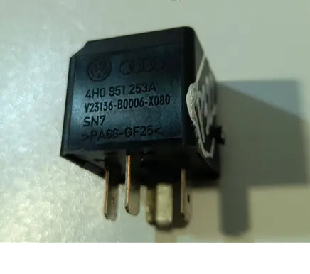 Audi A4 S4 B7 8E 8H Other relay 4H0951253A