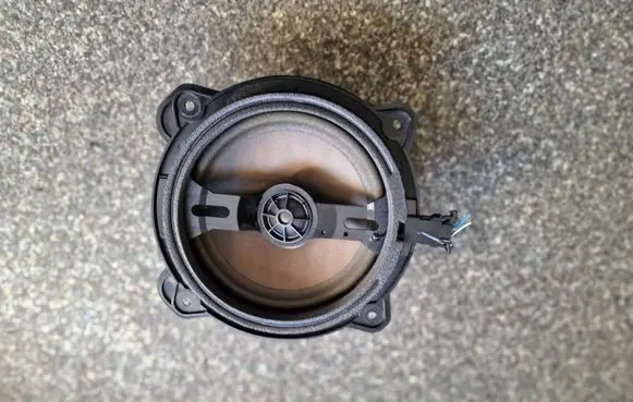 Audi A3 S3 8P Front door speaker 8H0035411