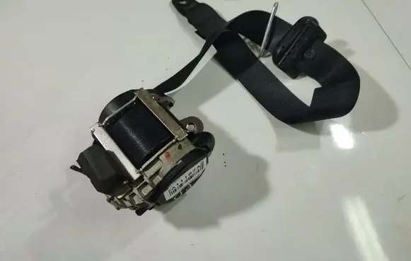 Ford Mondeo MK IV Front seatbelt 6G9N61294AFW
