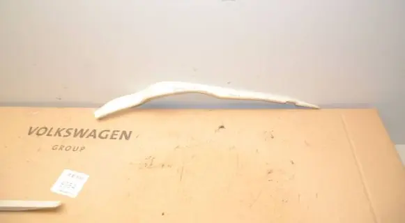Audi A5 Front bumper mounting bracket 8W6807328 9303