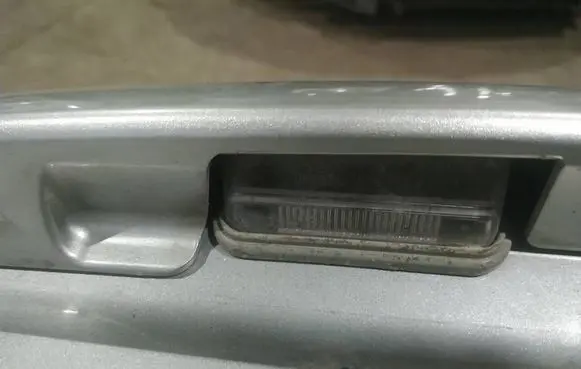 Toyota Avensis T250 Number plate light