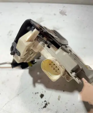 Audi A3 S3 8P Rear door lock 4F083901