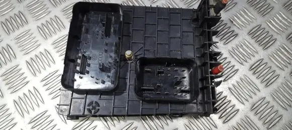 Volkswagen PASSAT B6 Fuse box set 3C0937125 6359-2777