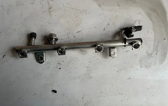 Mercedes-Benz B W245 Fuel main line pipe A2660700395