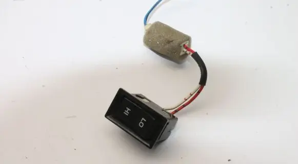 Toyota Land Cruiser (HDJ90) Seat heating switch