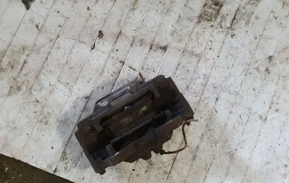 Toyota Land Cruiser (HDJ90) Front brake caliper NOCODE