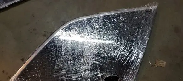 Audi Q7 4M Rear vent window glass 4M0845298AE