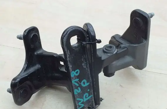 Mercedes-Benz CLS C218 X218 Front door upper hinge 