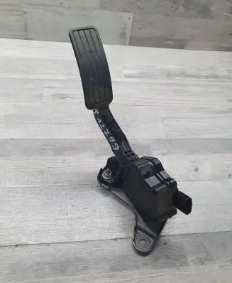 Subaru Forester SH Accelerator throttle pedal 36010AG140 8824B00339