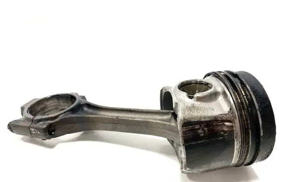 Volkswagen Golf VII Piston with connecting rod 0790X