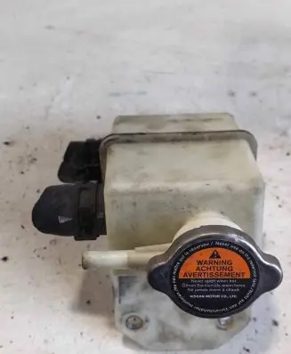 Brake fluid reservoir