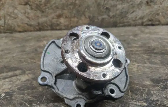 Cadillac SRX Water pump 12566029