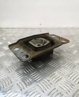 Ford Mondeo MK IV Engine mount bracket 4G917M121BA