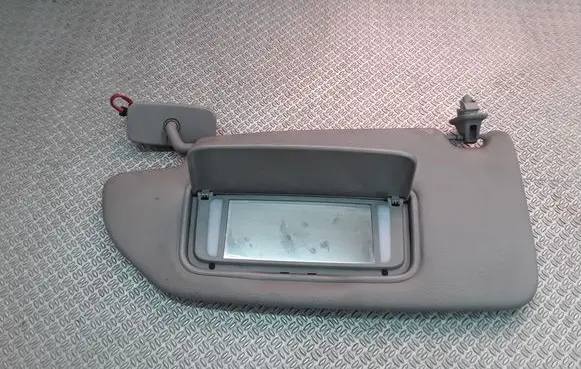 Volvo V70 Sun visor