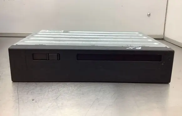 Lexus RX 330 - 350 - 400H Navigation unit CD/DVD player 8684150100 021446 EJDD001854