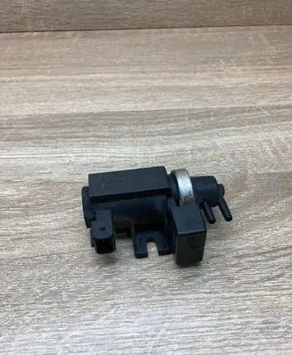 BMW 1 E81 E87 Turbo solenoid valve 2247906 72279600