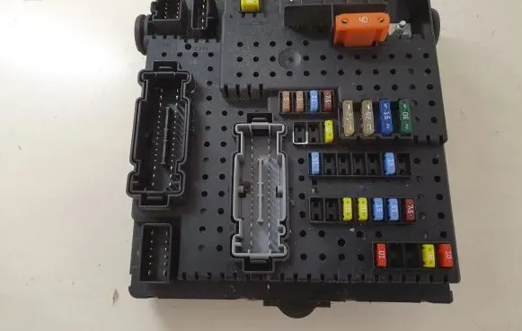 Volvo V70 Fuse module 30732769