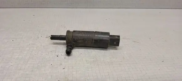 Skoda Octavia Mk2 (1Z) Headlight washer pump 3B7955681