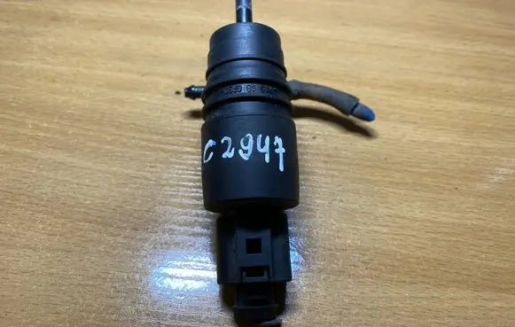 Mercedes-Benz ML W163 Windscreen/windshield washer pump A0335450228 C2947