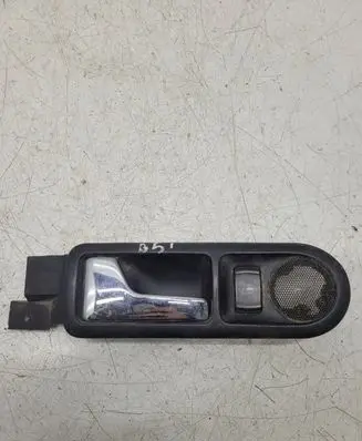 Volkswagen PASSAT B5 Front door interior handle 3B0839113