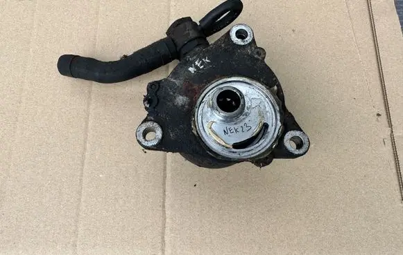 Nissan Patrol Y61 Vacuum pump 146502W202