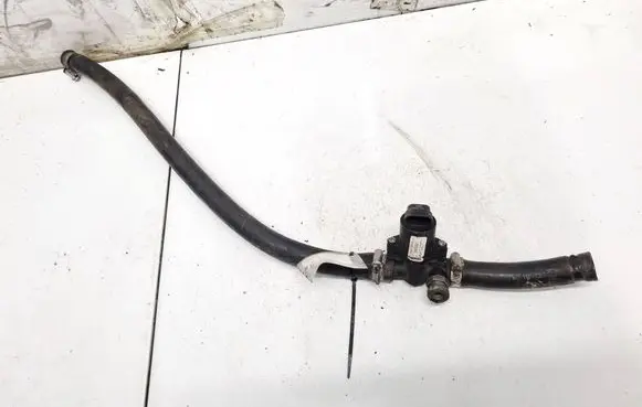 Engine coolant pipe/hose