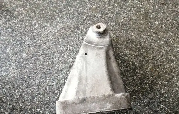 Mercedes-Benz E W211 Engine mounting bracket A6112230804