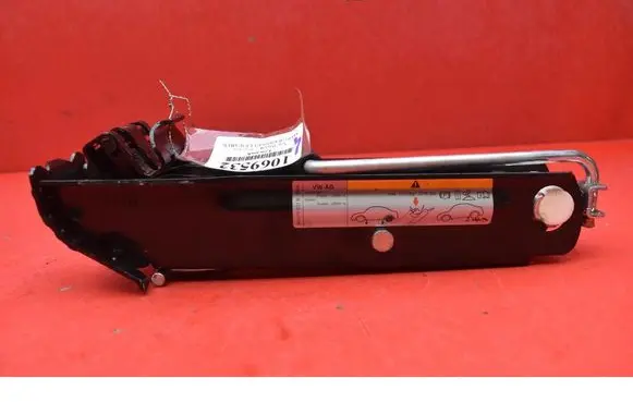 Volkswagen PASSAT CC Lift Jack 3AA011031B