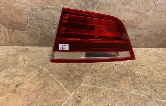 Tailgate rear/tail lights