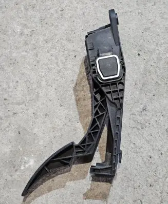 Mercedes-Benz GL X164 Accelerator throttle pedal A1643000504