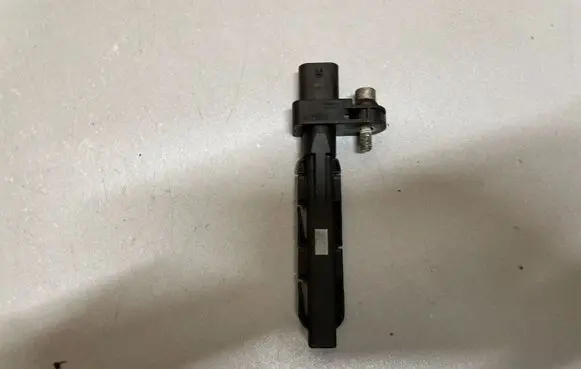 BMW 5 F10 F11 Crankshaft position sensor 7806782