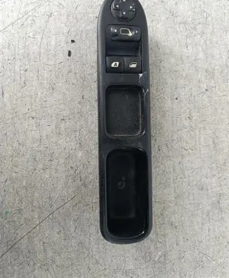 Peugeot 207 Quarter vent window switch E2986008